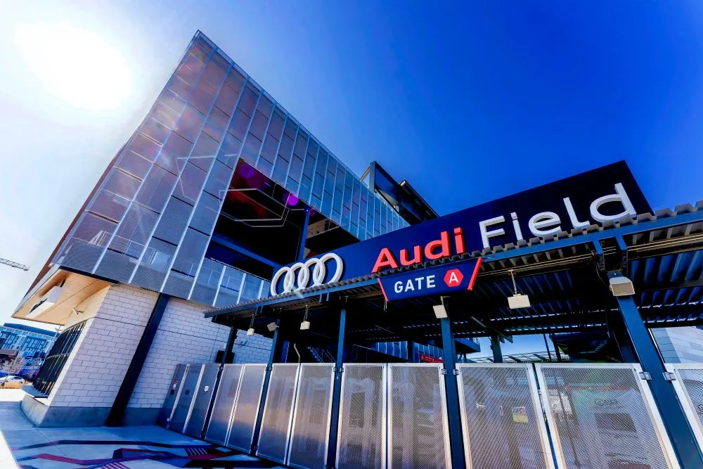 Foto des Stadions Audi Field beim Gate A