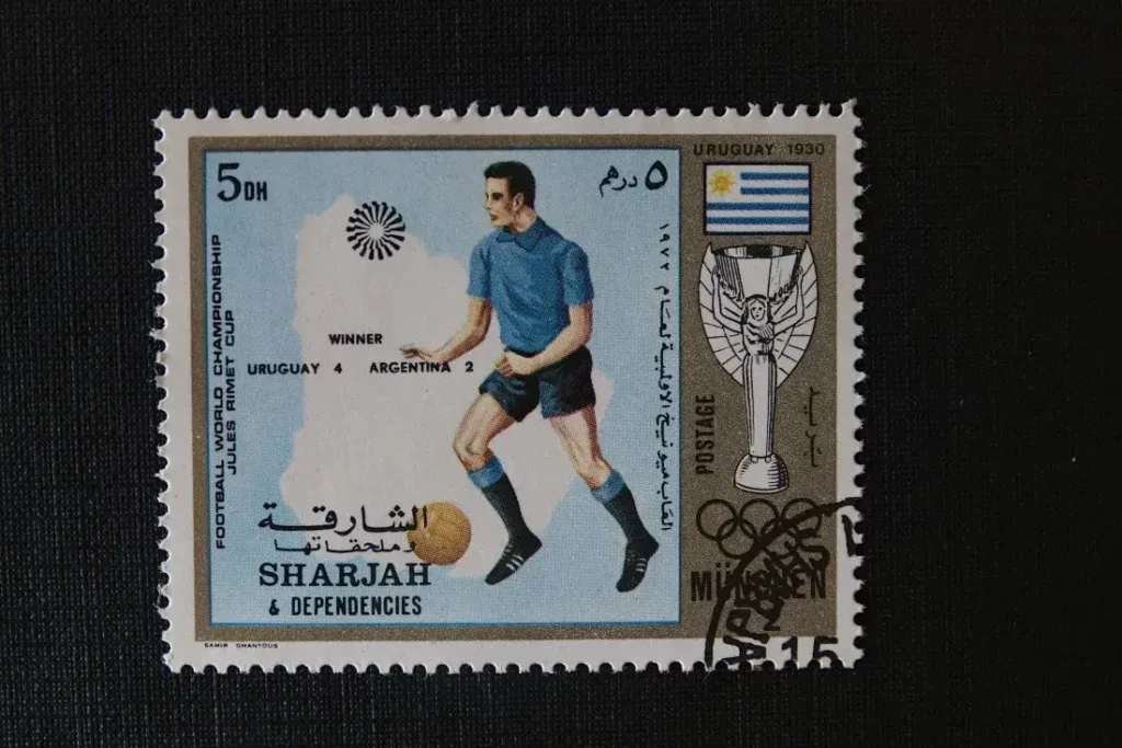 Alter Sticker mit einem uruguayanischen Fußballspieler zur Weltmeisterschaft 1930