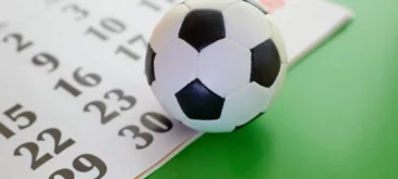 Fußball auf einem Kalender