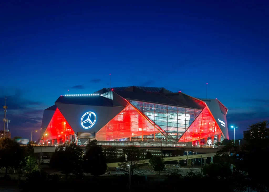 Foto des Mercedes-Benz Stadiums in Atlanta