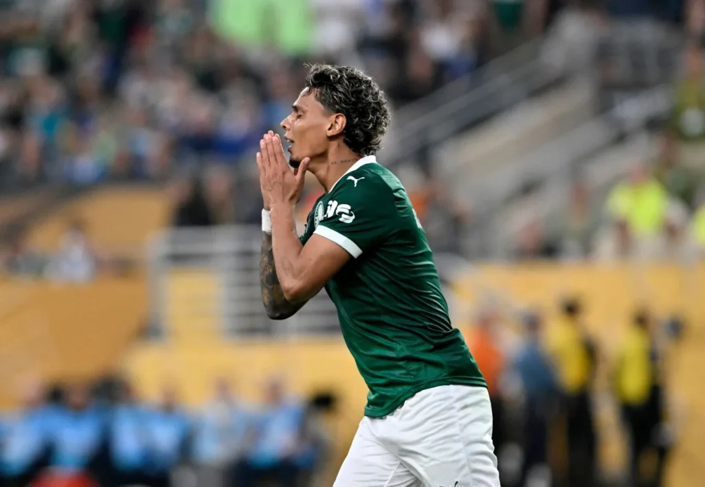 Spieler von Palmeiras SE als Zeichen für die hohen Klub WM Einschaltquoten in Brasilien